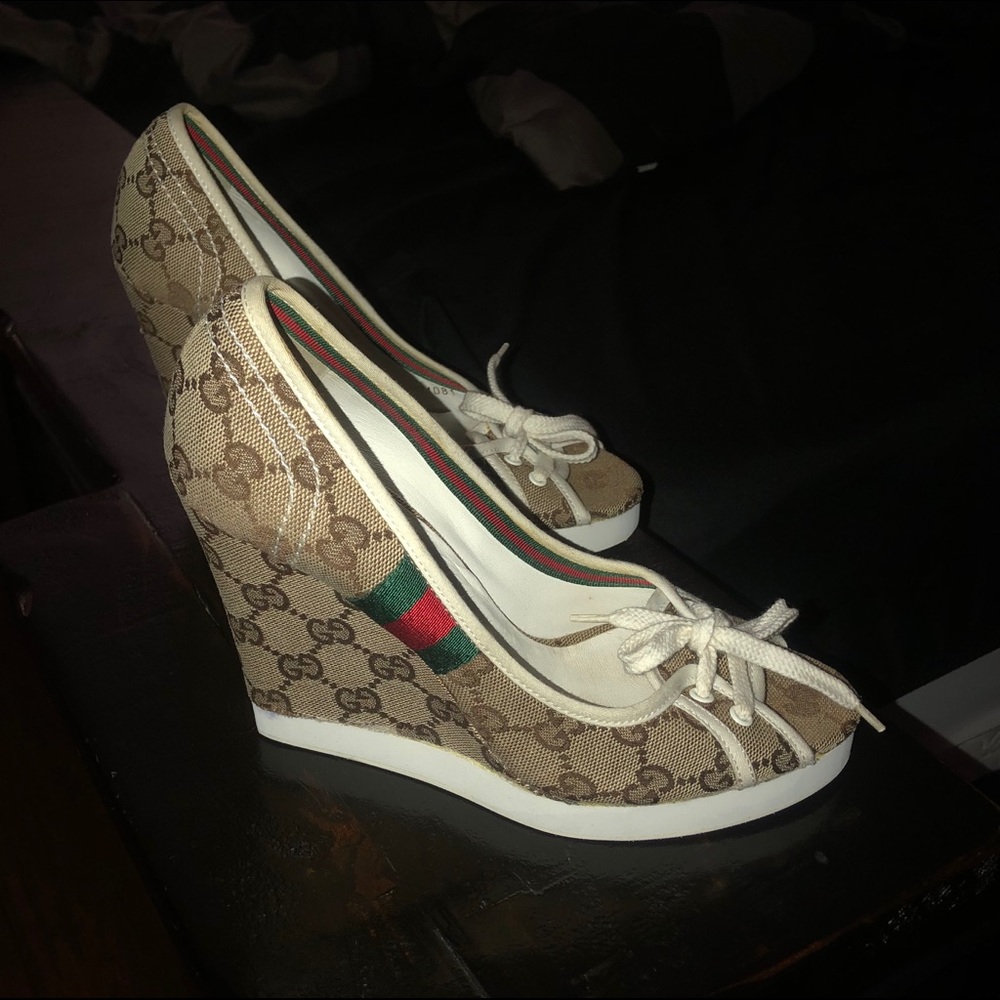Women’s shoes